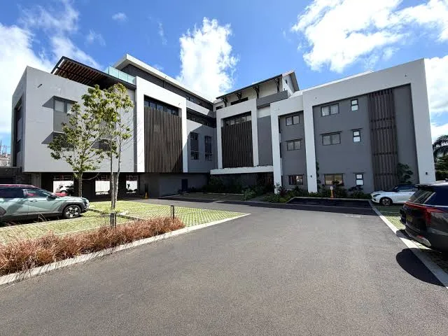 Exterior of the building at MOMO D'ECLAT's office address in Moka